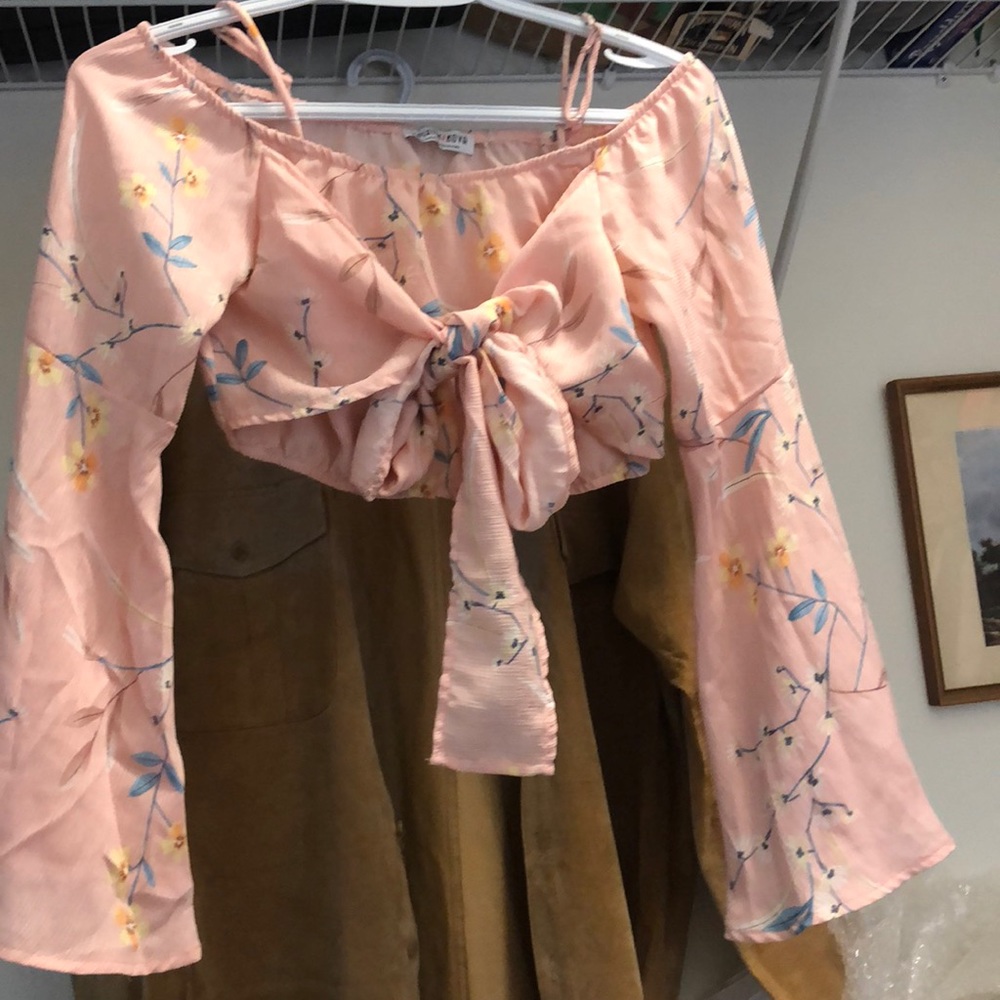 Beautiful long sleeve floral crop top